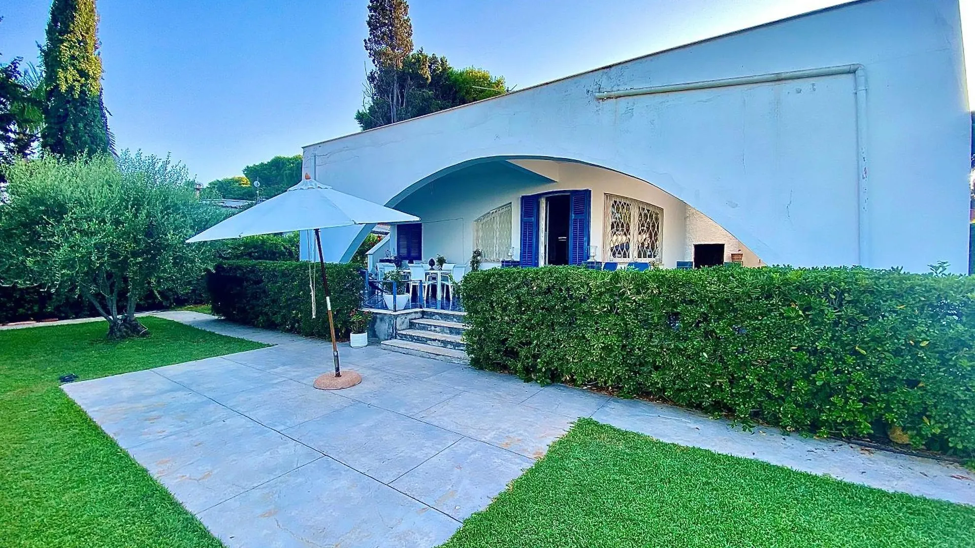 Luxury Villa Just 50 Mt From The Beach Carini Italy