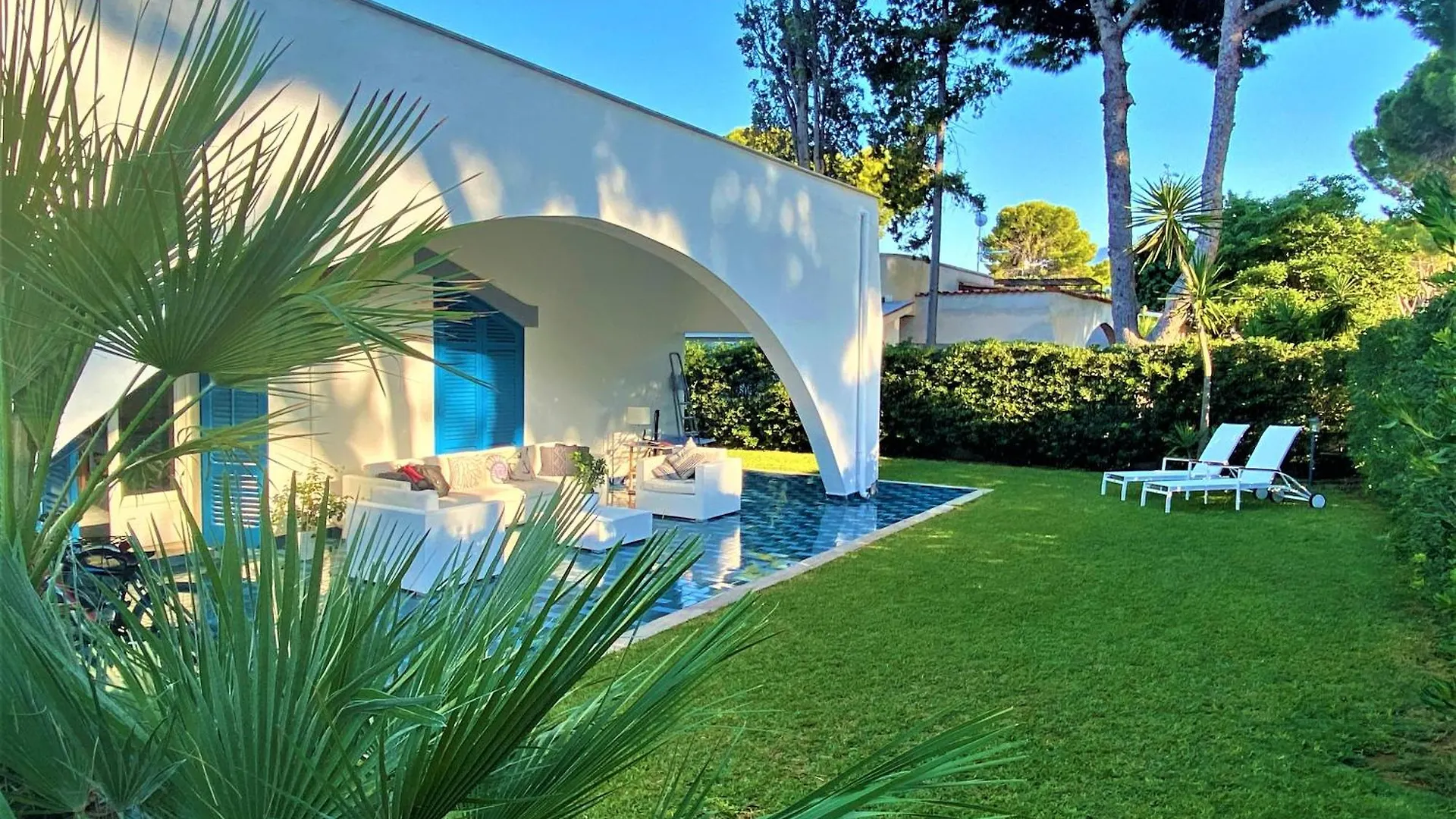 Luxury Villa Just 50 Mt From The Beach location